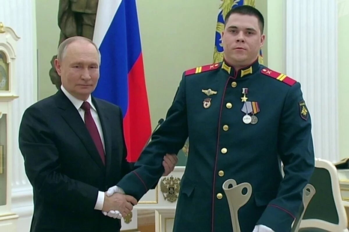    Владимир Сафронов в числе 11 Героев России, которых наградили 23 февраля.