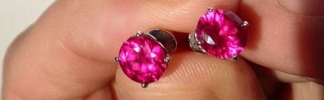 Выращенные корунды-рубины