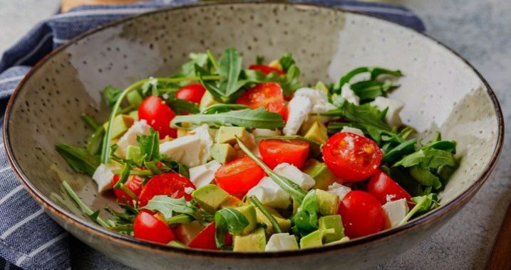 Простой в приготовлении салат, при этом очень полезный и невероятно вкусный. Всё прекрасное просто.