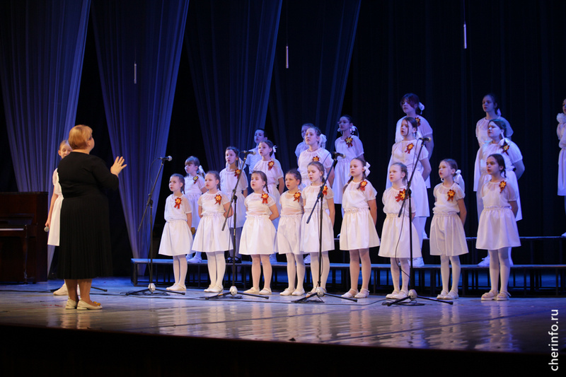    Всего на фестиваль поступило 92 заявки. 24 февраля прослушивания прошли 25 хоров.