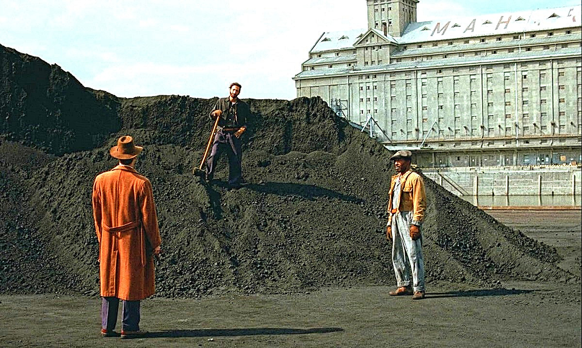 - Блин, начальник, ты же сам заказал нам ландшафтный дизайн в классическом гималайском стиле!  