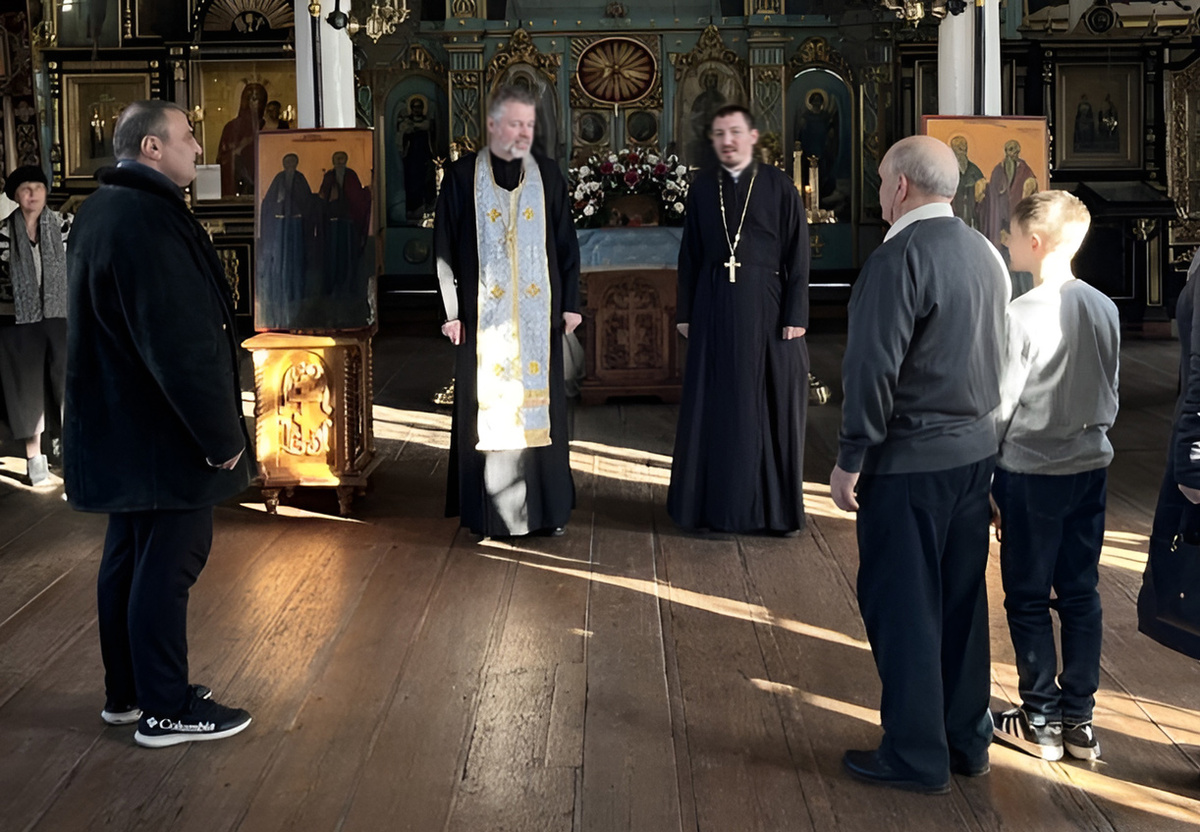 В Покровской церкви Черкесска состоялась торжественная передача икон в место их первоначального нахождения