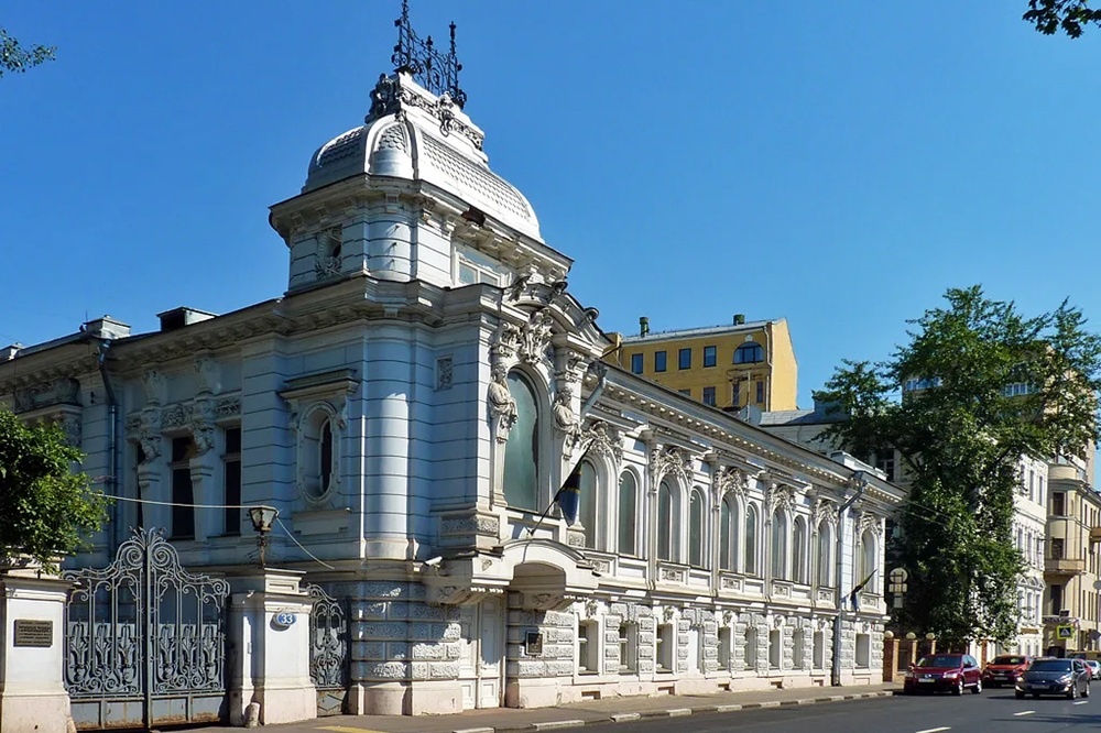 Таким был дом до реставрации. 2010