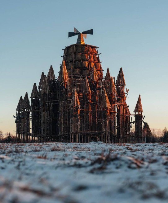 Вид на замок. Фото с официального сайта арт-парка Никола-Ленивец