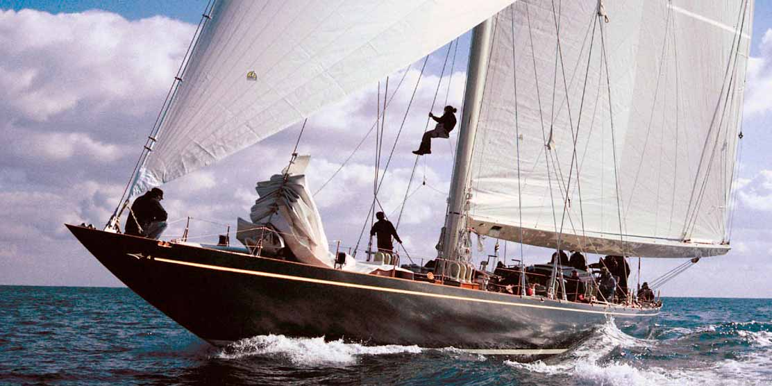 Яхта для гонок на Кубок Америки