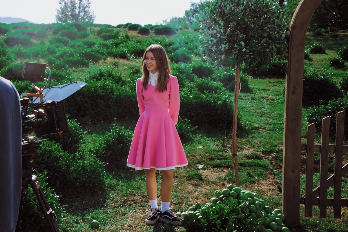 Кадры со съемок “Алиса в Стране Чудес 2025”