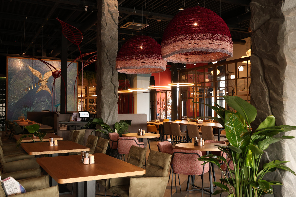 Ресторан находится по адресу: г. Липецк, ТК Елецкий, ул. Хренникова, 1в