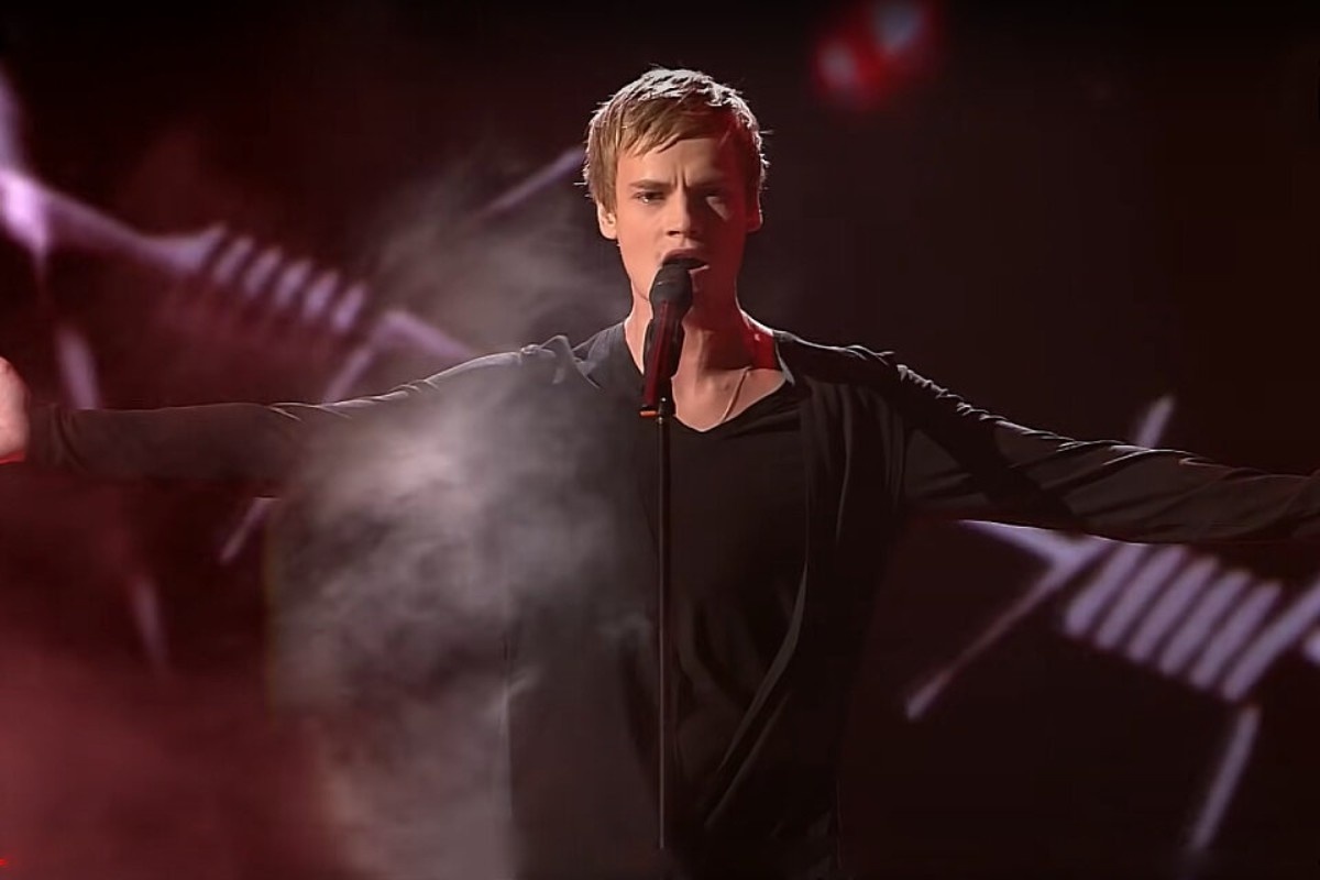 Шаман 10 лет назад...