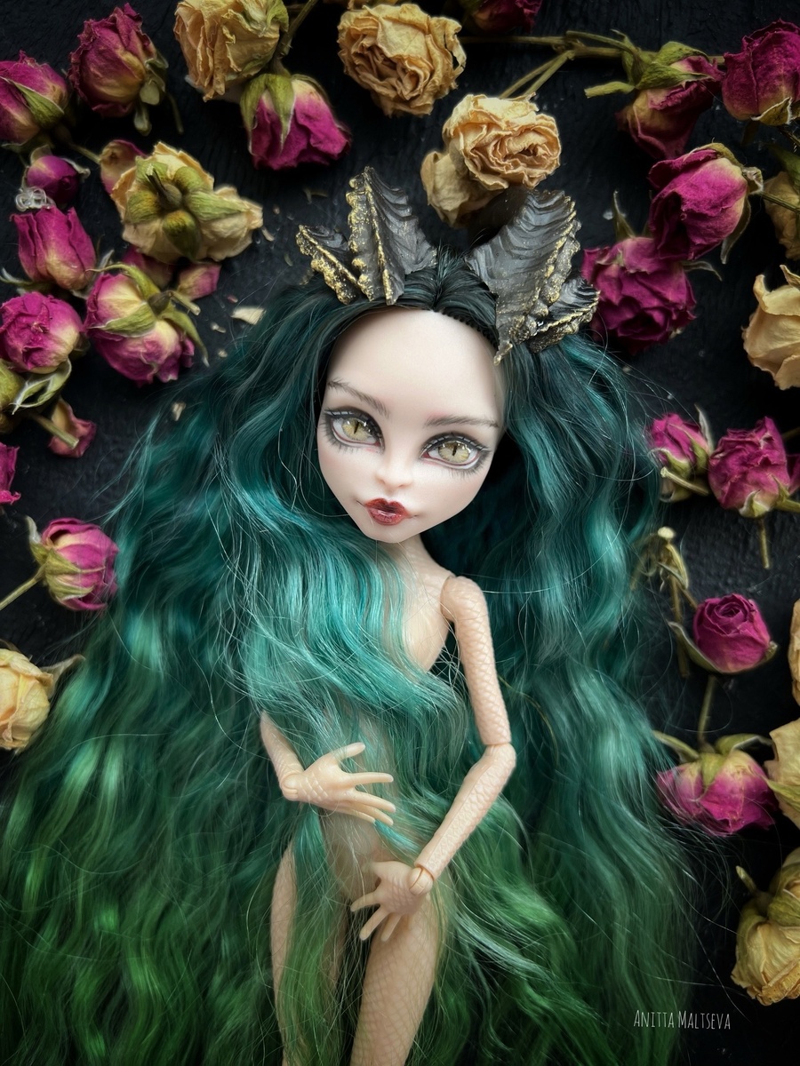 Новое личико куклы. Листай, чтобы увидеть больше фото!