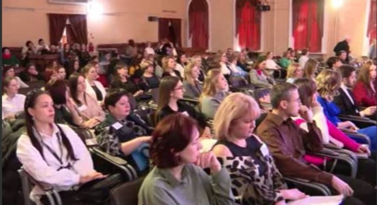    В Курске во Дворце пионеров и школьников открыт конкурс профессионального мастерства среди педагогов