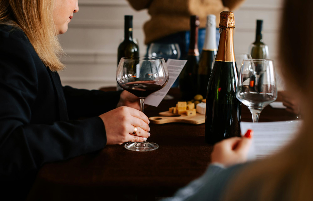 Самые вредные алкогольные напитки для вашего здоровья. (источник изображения: freepik.com)