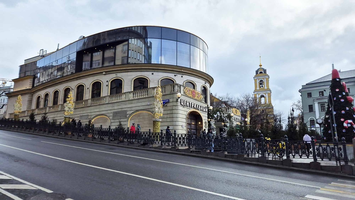 Исторически центрального рынка здесь не было. Но был Птичий