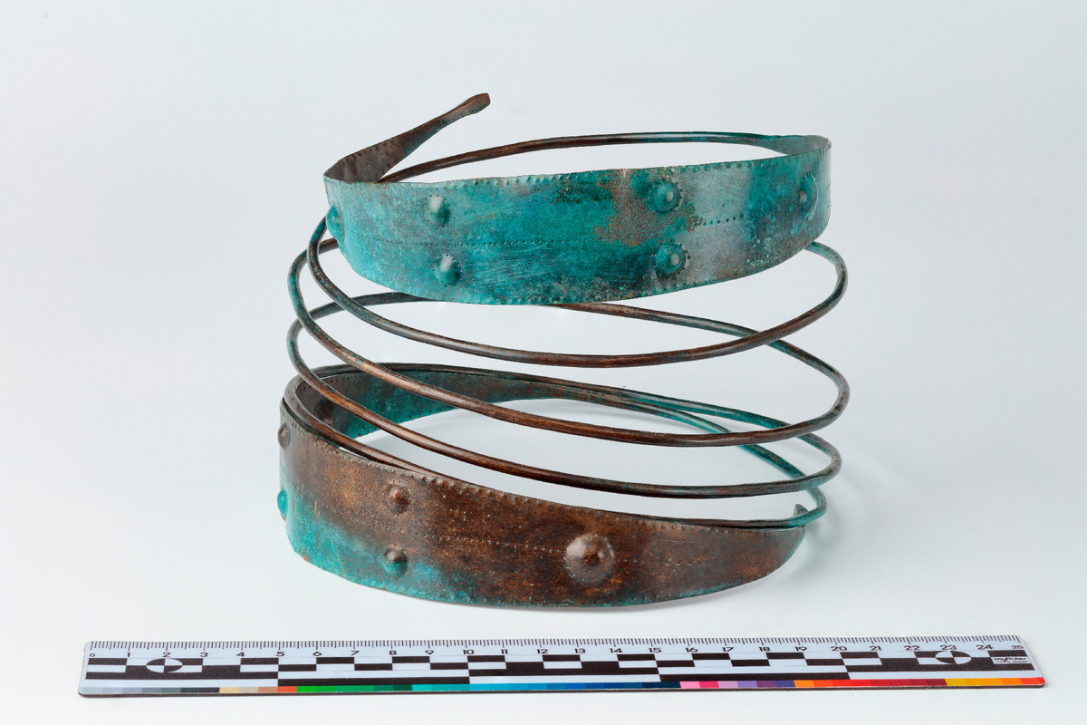 Украшение многовитковое