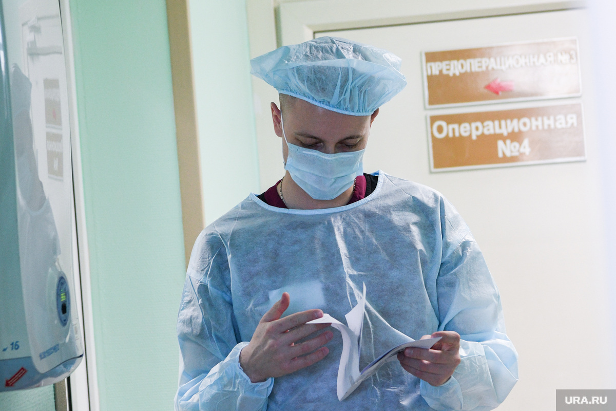 Помимо врачей не хватает и сотрудников среднего медперсонала. Фото: Владимир Жабриков © URA.RU