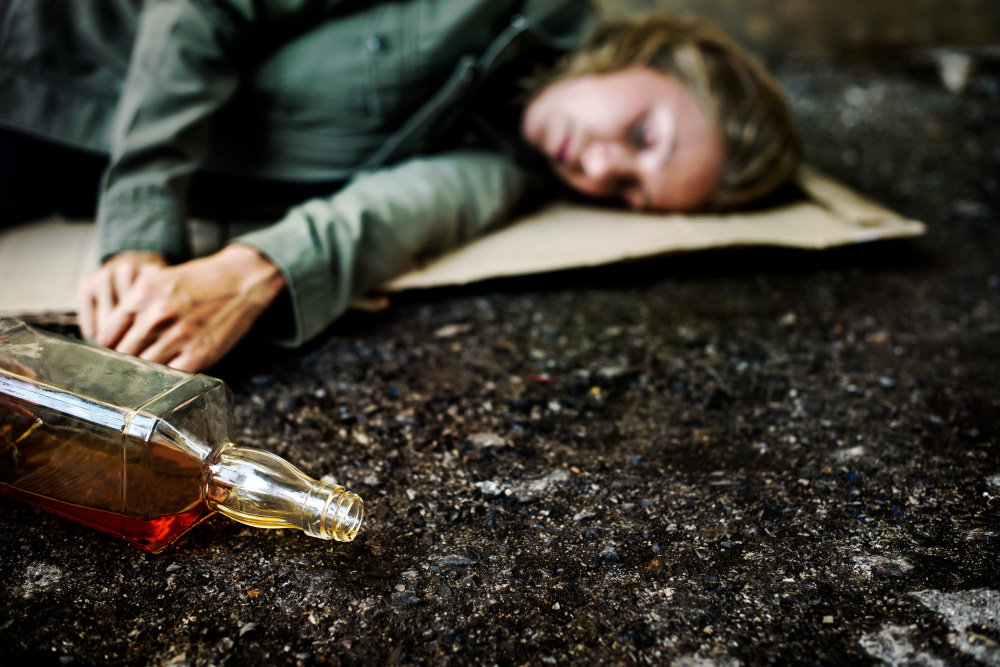 Алкогольная кома: признаки, опасности и помощь. (источник изображения: freepik.com)