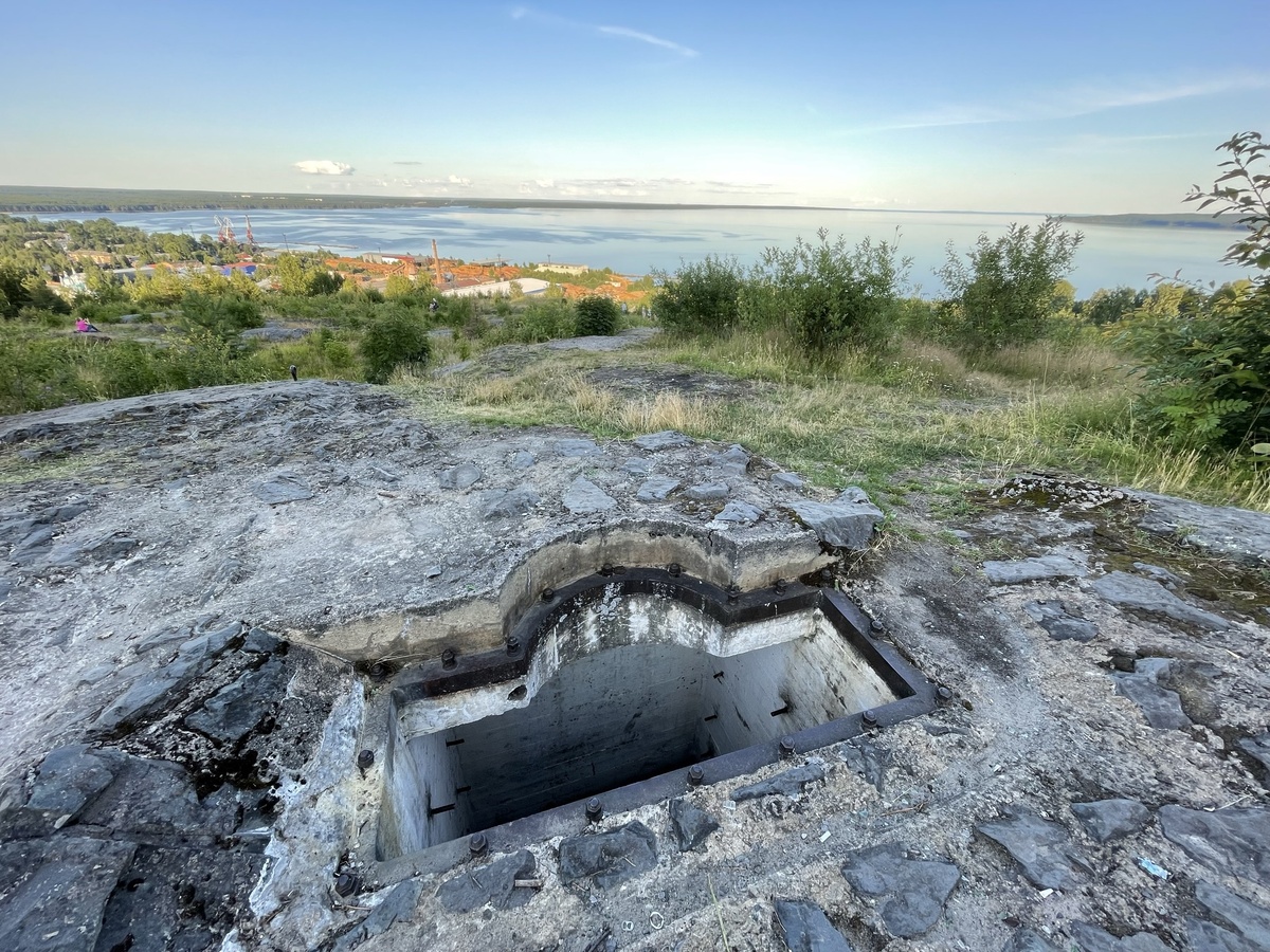 Наблюдательный пункт на вершине горы Лысуха. Фото автора 2023 год