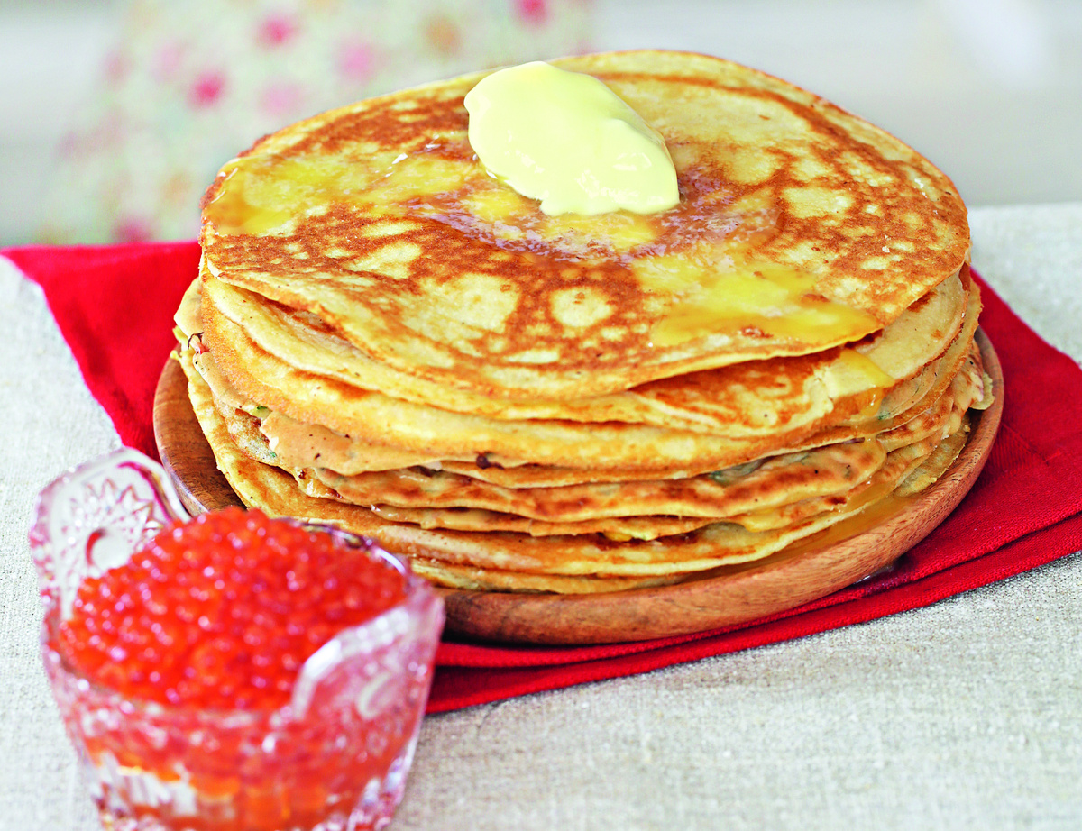 Такие блины традиционно пекли в последний день широкой Масленицы — в Прощёное воскресенье.