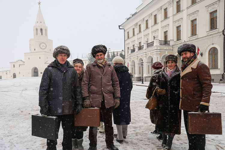    Съемки в Казани, по данным «БИЗНЕС Online», займут всего два дня. Сегодня они проходят с участием актеров, записываются несколько сцен фильма.   
Фото: Андрей Титов