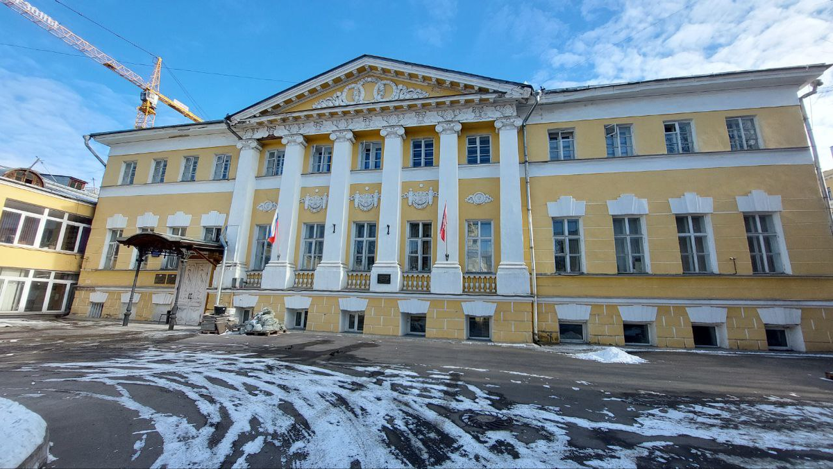 Главный дом усадьбы Долгова - Жемочкина на Большой Ордынке. Фото автора, февраль 2025 года 