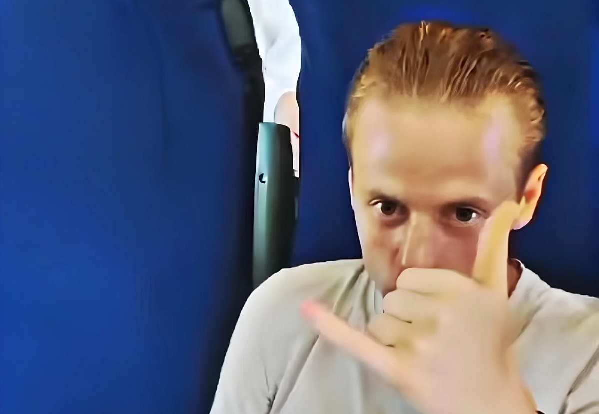    Сочетание жеста и фразы «обоюдно» подхватили популярные блогеры