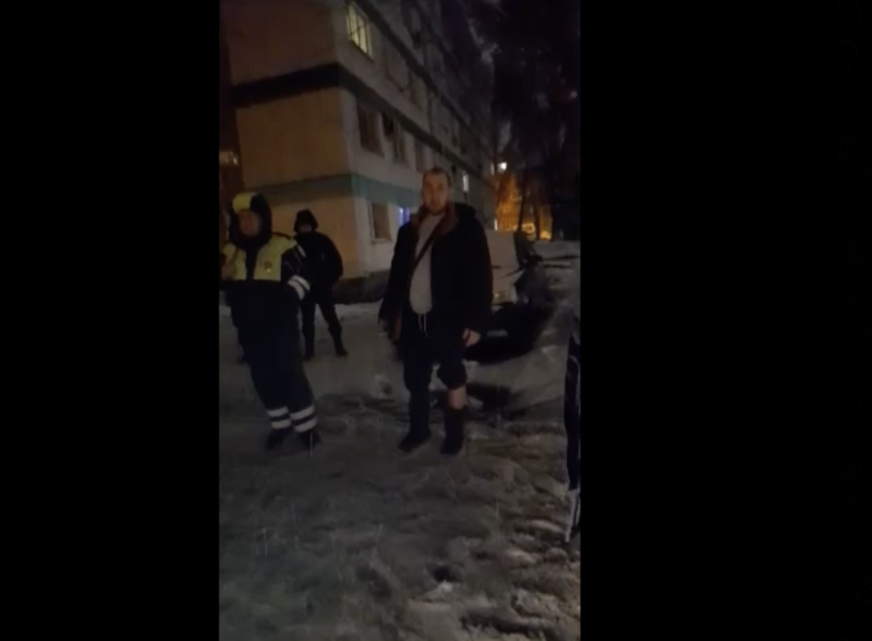 Момент, когда мигрант выкрикивает угрозы пострадавшим. Полиция его не смутила. Скриншот: t.me/matveevkomment