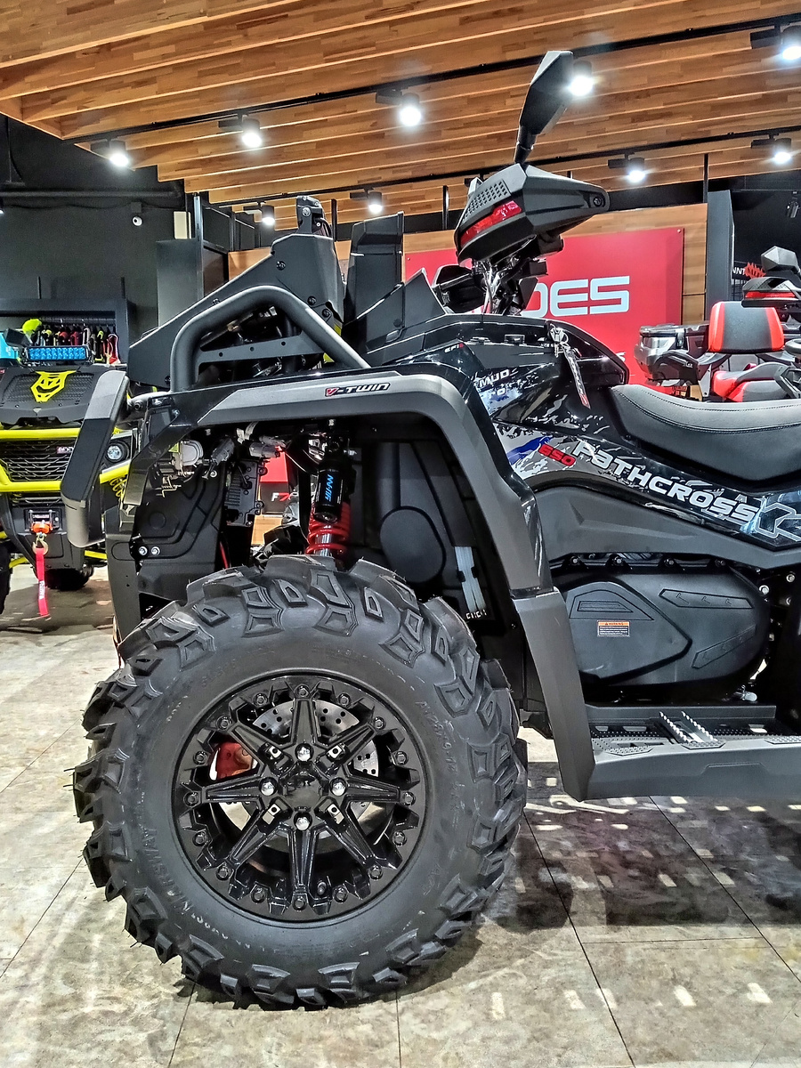 Настоящая грязевая машина, а не дамский квадроцикл для прогулок на даче!