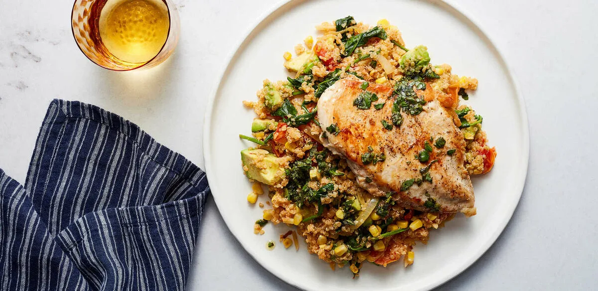 Куриное филе с киноа и овощами