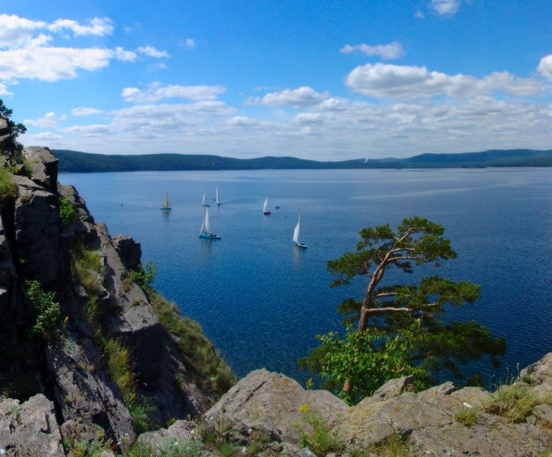 Миасс - город в золотой долине.