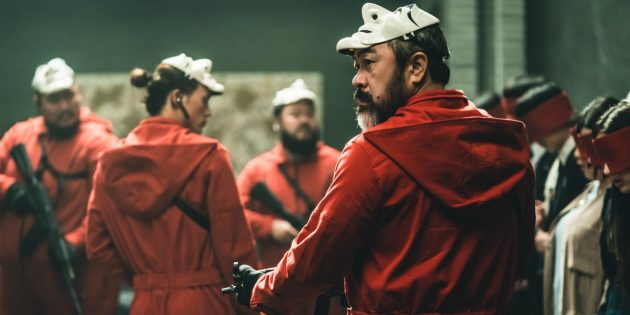 Кадр из сериала "Бумажный дом"