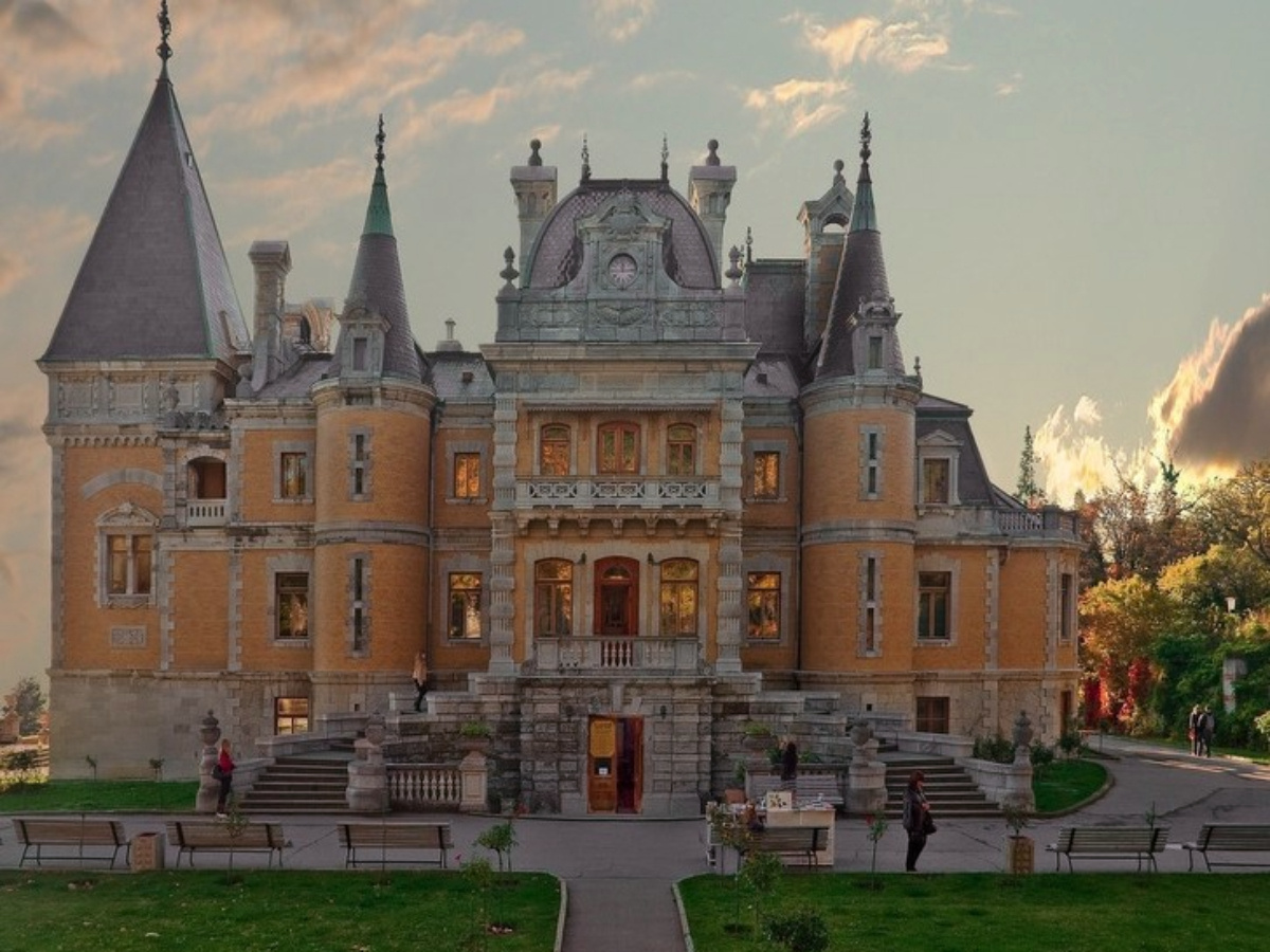 Массандровский дворец в Крыму.  Фото из открытого источника