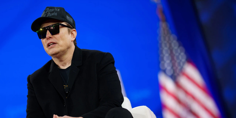    Маск в ответ на петицию о лишении его гражданства назвал Канаду ненастоящей страной