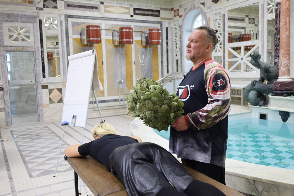 ⁉️БЕСПЛАТНЫЙ мастер-класс «СТАЛЕВАРЫ: как парить в высокотемпературных парных»

👉3 марта в Подольске состоится семинар по банному отдыху в рамках проекта «АБВВДейка». Это совместная инициатива «Инжкомцентр ВВД и банного комплекса «Бани Алексеева».

🤗Мастер-класс проводит:
Денис Зенченко – призёр Чемпионата Мира в Италии 2012г., профессиональный пармастер, член Международной Ассоциации Банного Искусства.

🔥Денис Вахов - «Инжкомцентр ВВД»/«Школа Русского Пара».
В программе мастер-класса: 
• ¬теоретическая часть
• мастер-класс 
• практическая часть «Как уберечь своё здоровье и не навредить гостю при парении на высоких температурах»

🗓МК будет только один день – 3 марта (понедельник) с 09:30 до 14:30
⠀
«Инжкомцентр ВВД» – ведущий российский разработчик и производитель оборудования для бань и саун, на рынке с 1999 года. Наша цель – делиться нашими обширными знаниями принципов Русской Бани и накопленным за 25 лет работы в отрасли опытом.
⠀
«Бани Алексеева» - общественный банный комплекс с самой большой парной в России. Юрий Алексеев, основатель этого грандиозного банного пространства, опытный эксперт в сфере бани, принимает самое активное участие в возрождении и развитии традиций настоящей Русской Бани.⠀
⠀
🤝Мы приглашаем на мероприятие мастеров пара, уже имеющих опыт работы и желающих повысить свою квалификацию.
⠀
Адрес проведения мастер-класса: Московская область, г. Подольск, ул. Генерала Смирнова, 1, корп. 1, банный комплекс Бани Алексеева

✍️Участие строго по предварительной регистрации! Просим заполнить гугл-форму, после чего с вами свяжутся и внесут в список участников: https://docs.google.com/forms/d/1Wx4_KapqsUB1K3yD7gmYoNNykeKZD7HGWouSIPB_3lk/edit