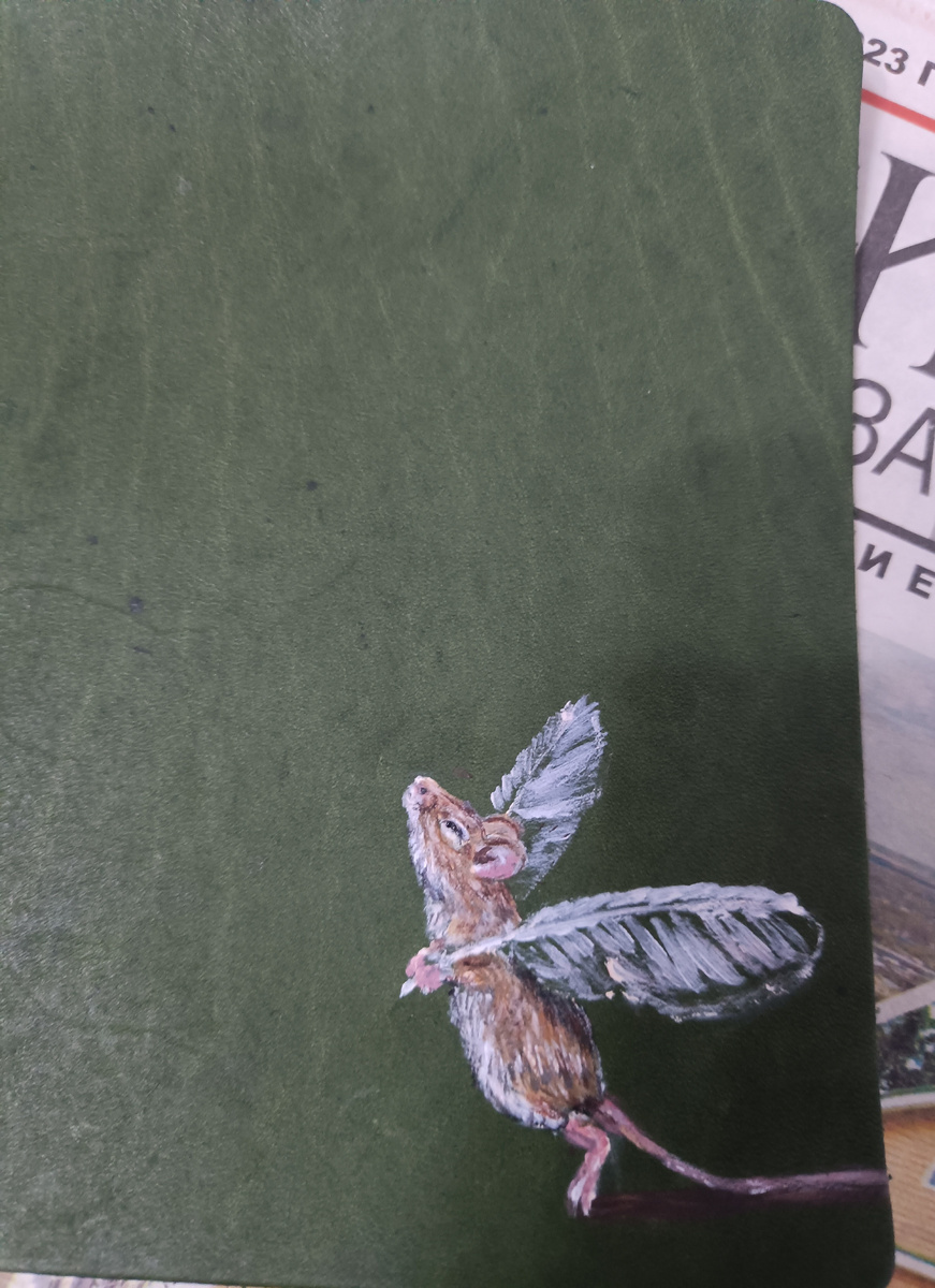 Мышка почти готова, усики и лапки прорисовать