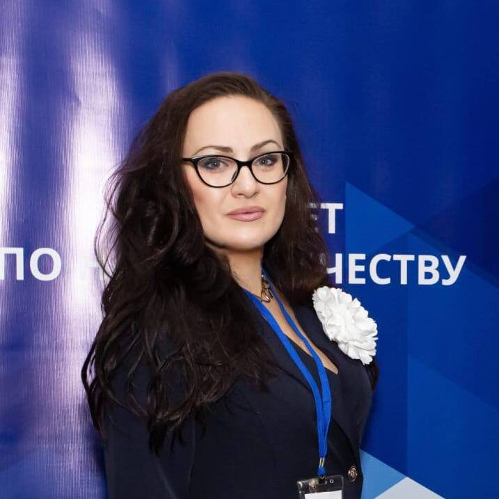 Евгения Попова