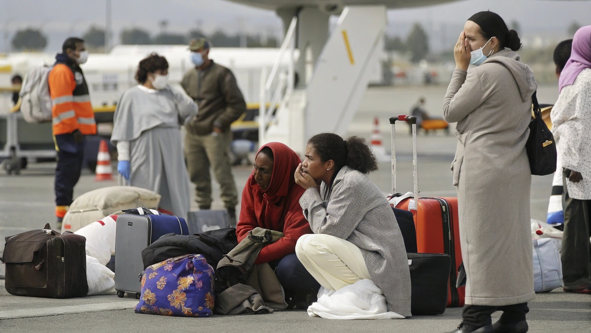 Выдворение из страны