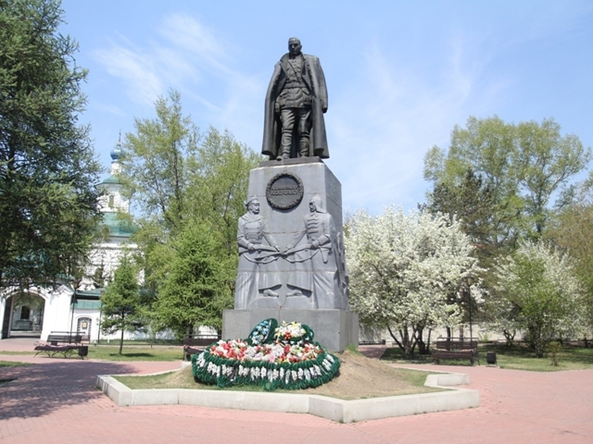 Памятник Колчаку в Иркутске. Очень жаль, что пока этот позор нельзя снести бульдозерами. Фото из открытх источников