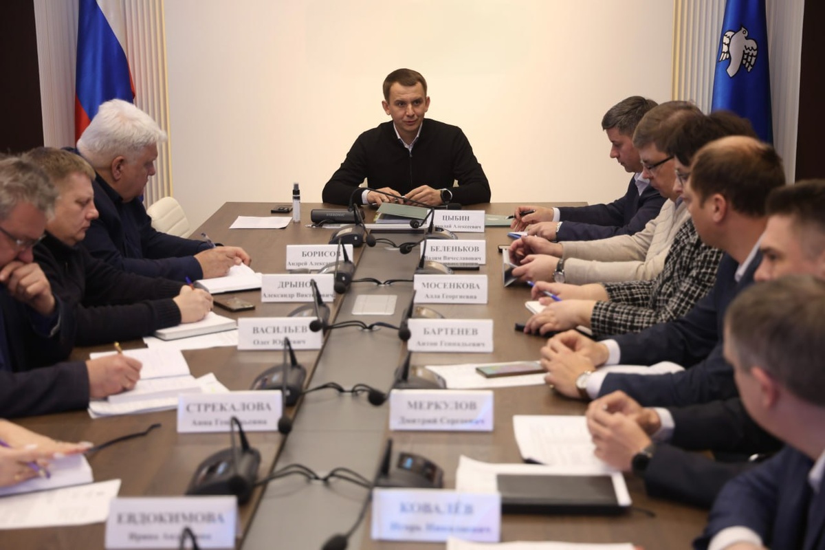    Глава Курска обсудил подготовку города к весеннему периоду и празднованию 80-летия Победы