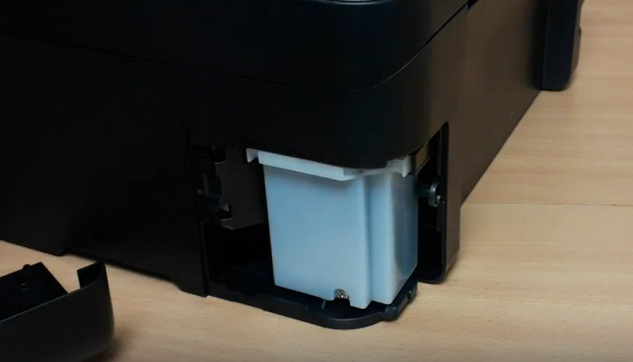 Фото 2. Снимаем крышку