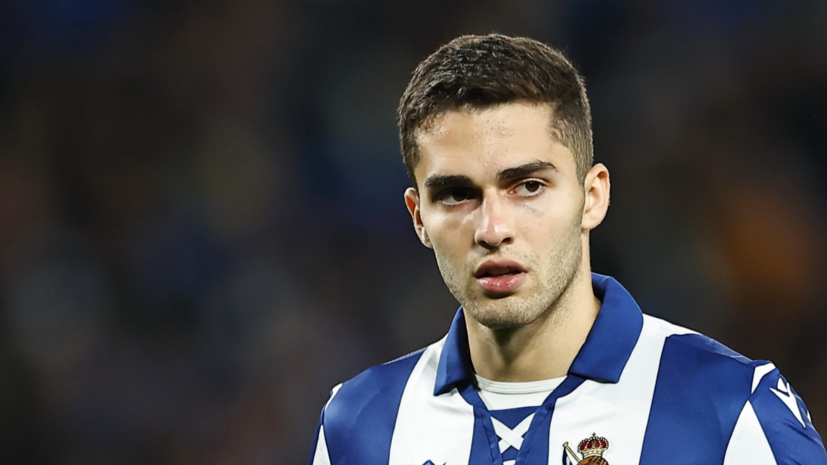   globallookpress.com Mutsu Kawamori