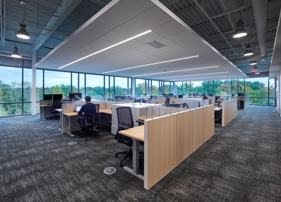 Офис в современной компании