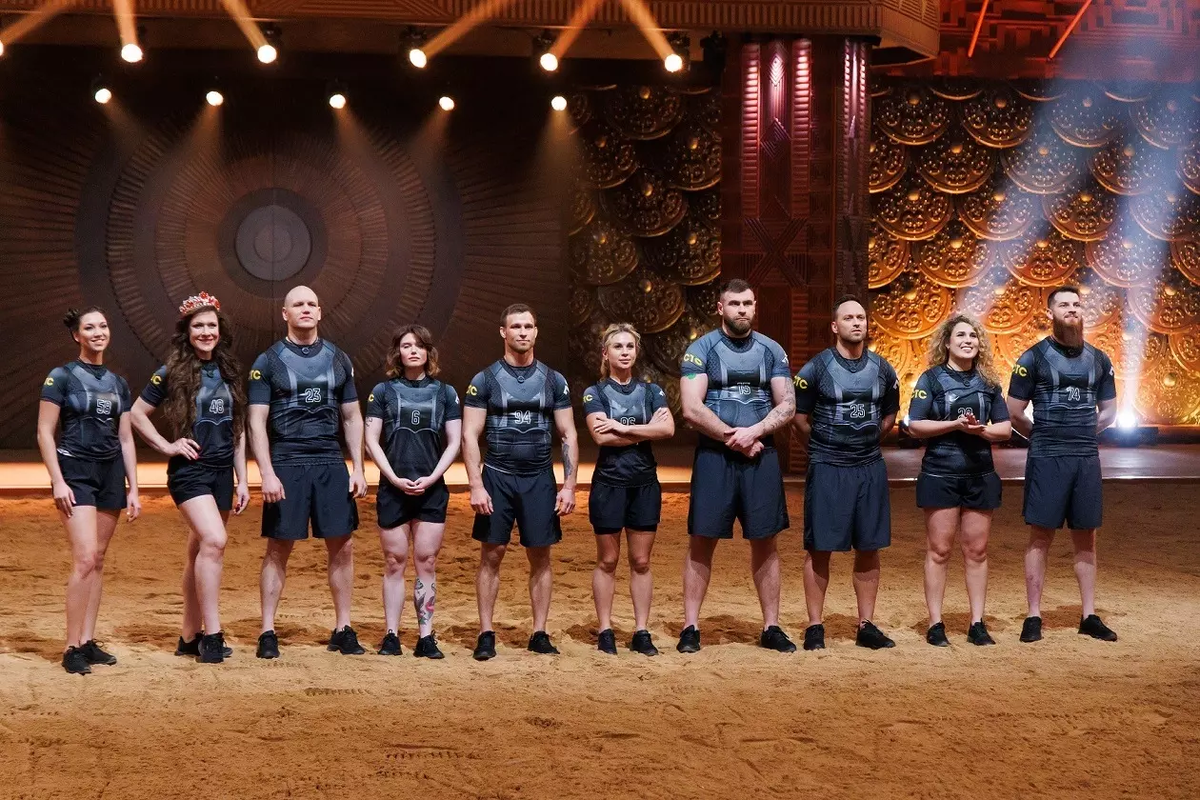 Ведущие шоу. Фото: пресс-служба канала СТС
