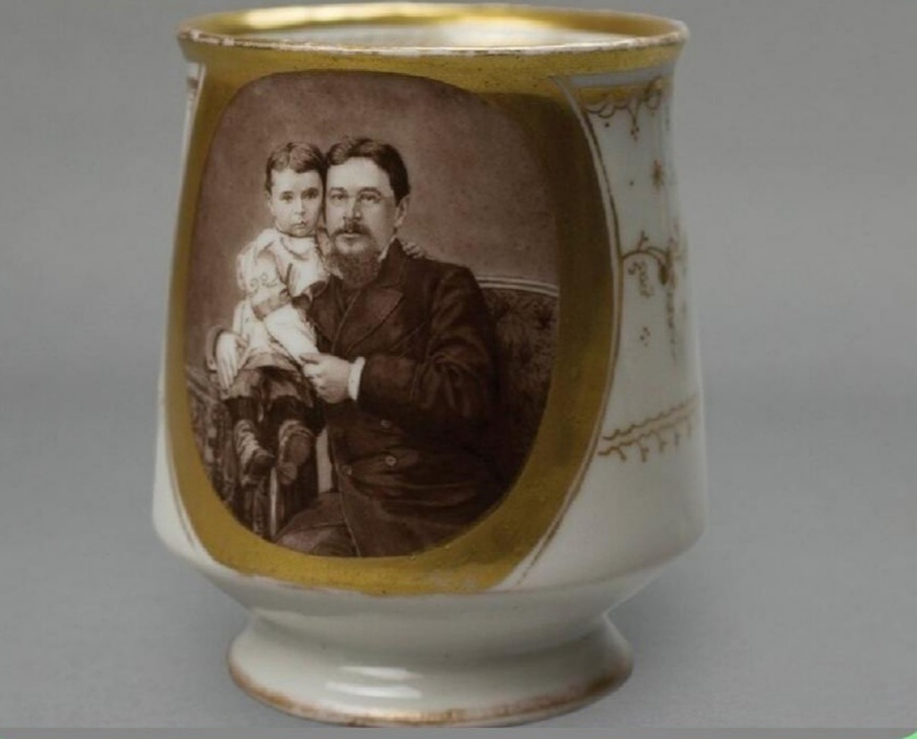 Вазон с изображением Переволова Даниила с сыном Иваном 