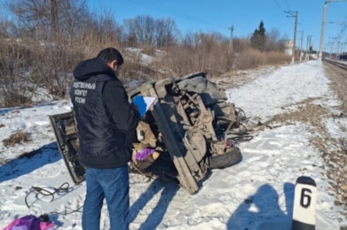    В Орловской области автомобиль столкнулся с поездом: двое погибших