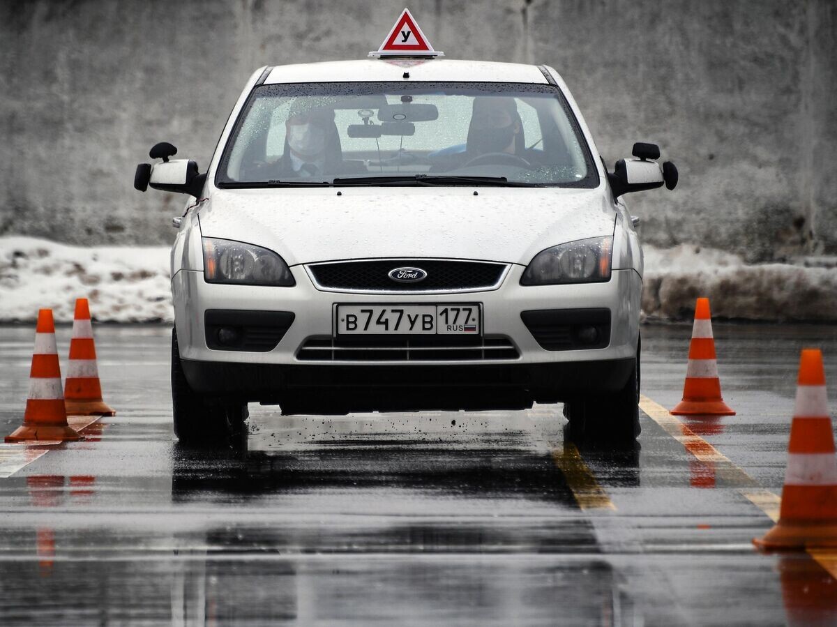    Сдача практического экзамена на право управления автотранспортом категории "B" в ГИБДД Строгино в Москве© РИА Новости / Максим Блинов