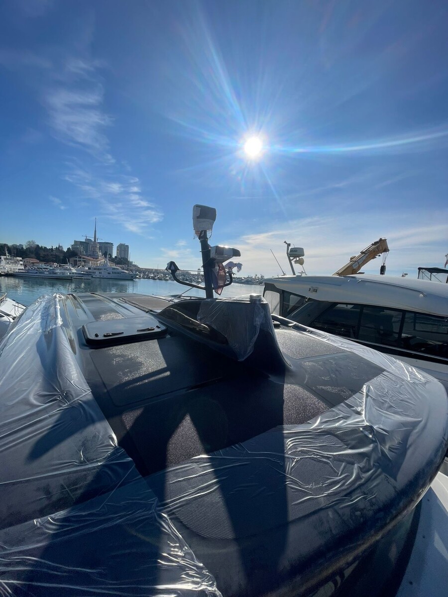 Упаковка яхты. Ракурс 2