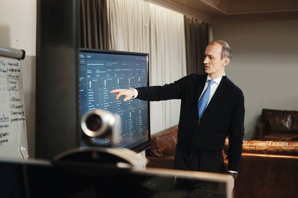 Как рассказал Дмитрий Григоренко, в России действует единая государственная система, в которой хранятся биометрические данные больше 3 млн человек. // Фото: Стоян Васев 