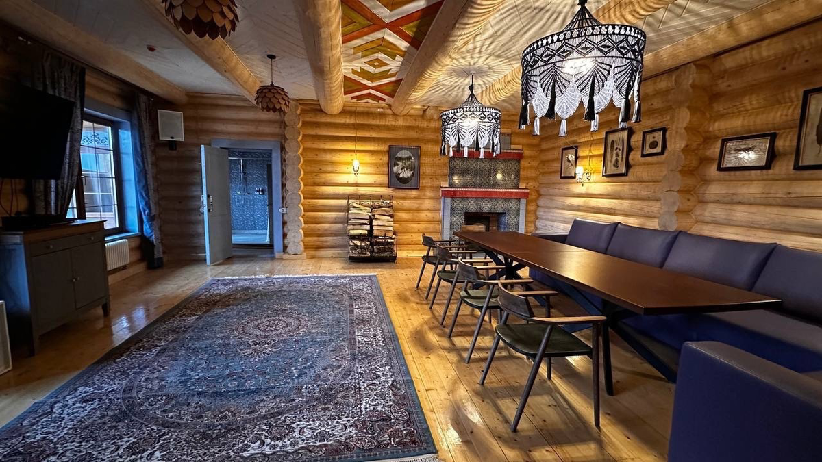 Заглядываете внутрь, а там и правда словно сказочные существа побывали