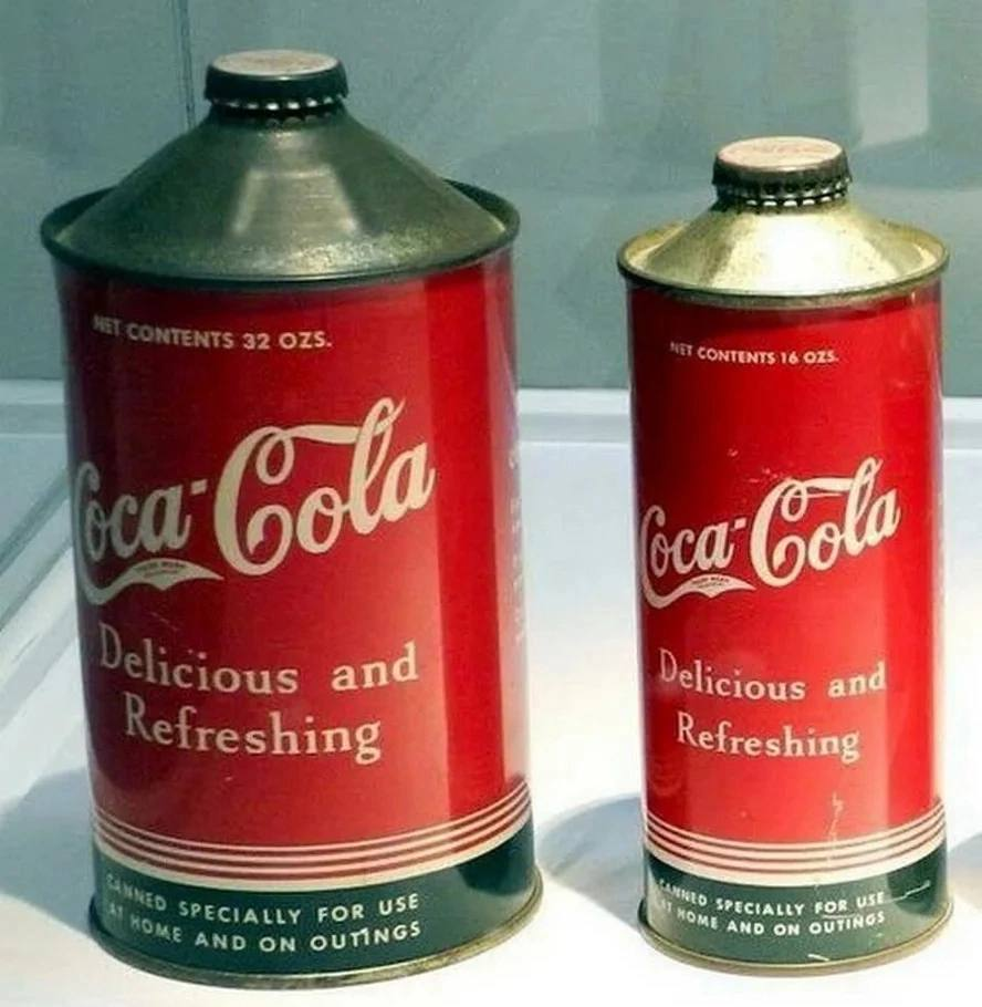 Редкий снимок первых алюминиевых банок Coca-Cola, появившихся ещё в 1930-х, в массовое производство они поступили только после Второй мировой войны