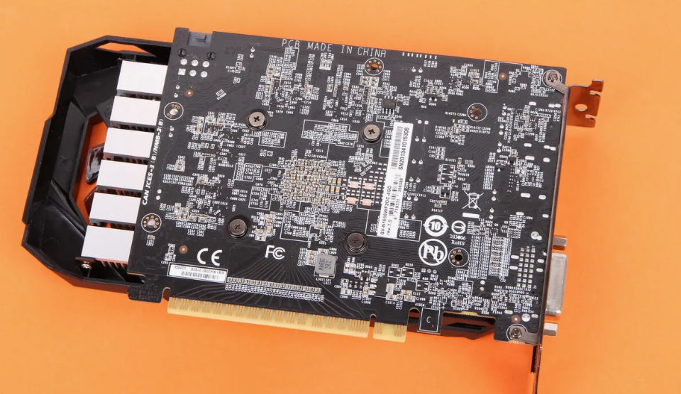 Все элементы на обратной стороне должны иметь похожий вид