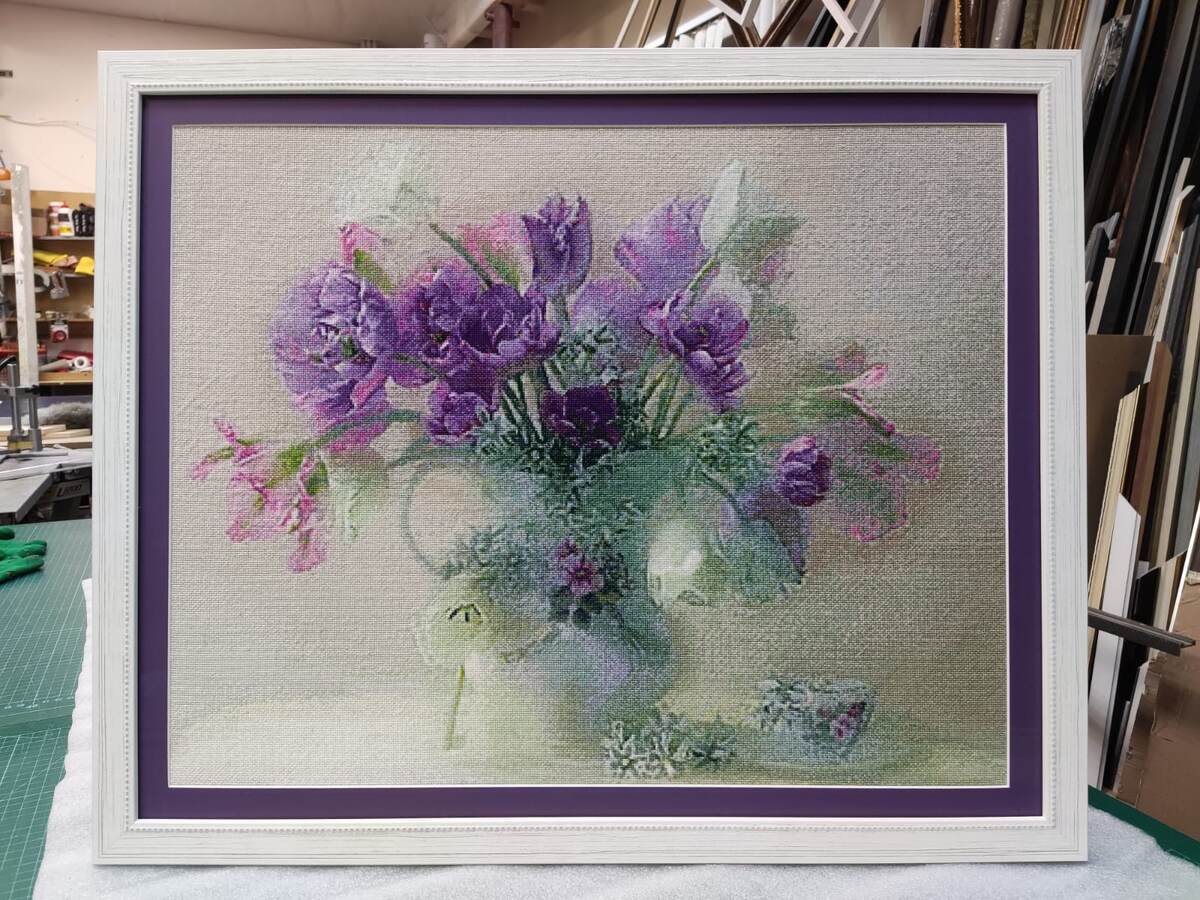 Оформленная работа в багетке